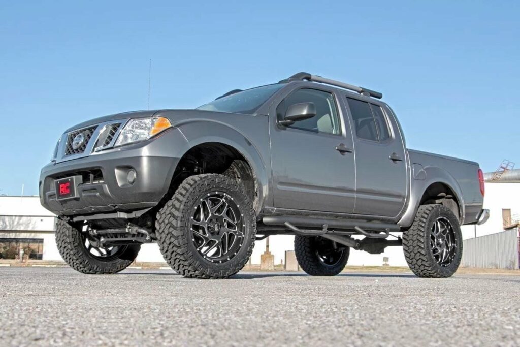 Nissan Navara 6″ Lift Kit (0517 D40 models) Rough Country 87930