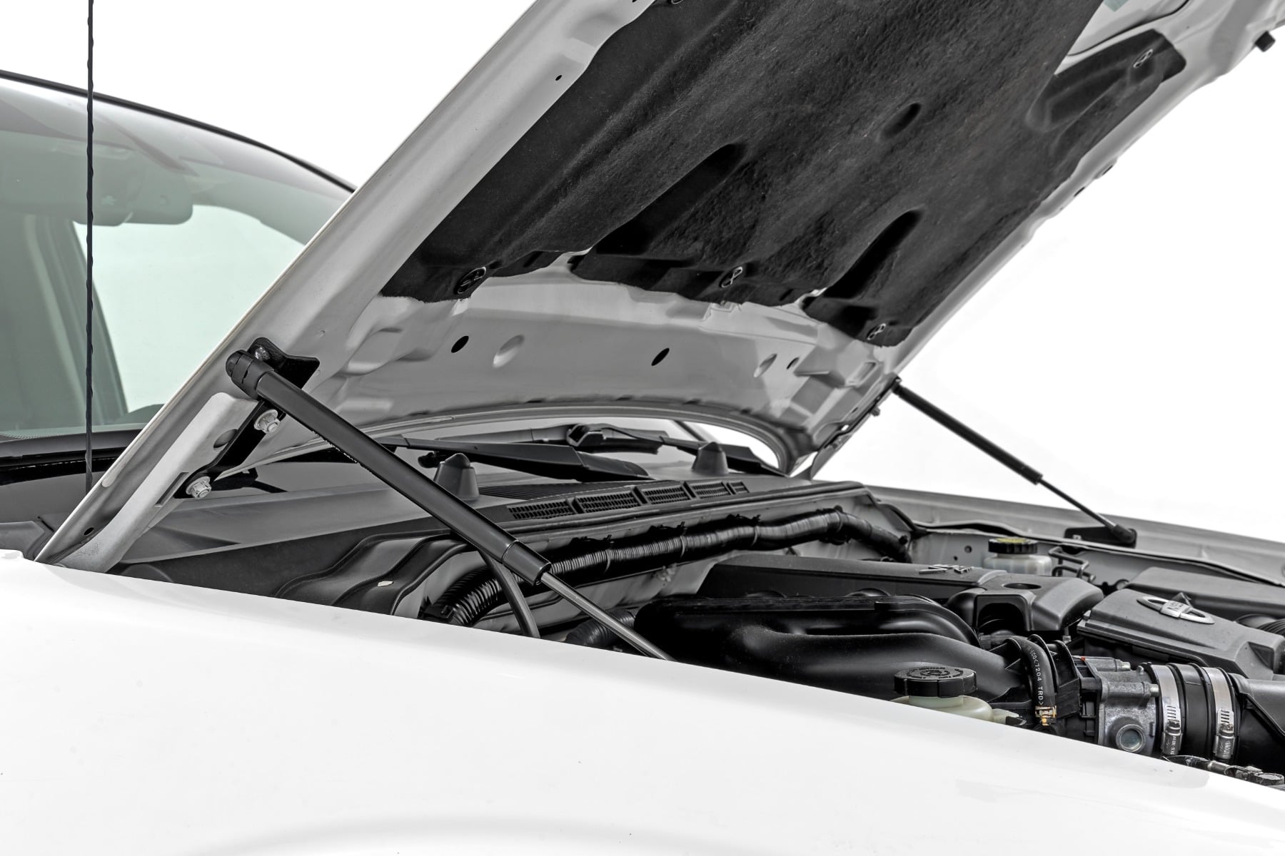 Bonnet lift strut kit  Navata D40  82013